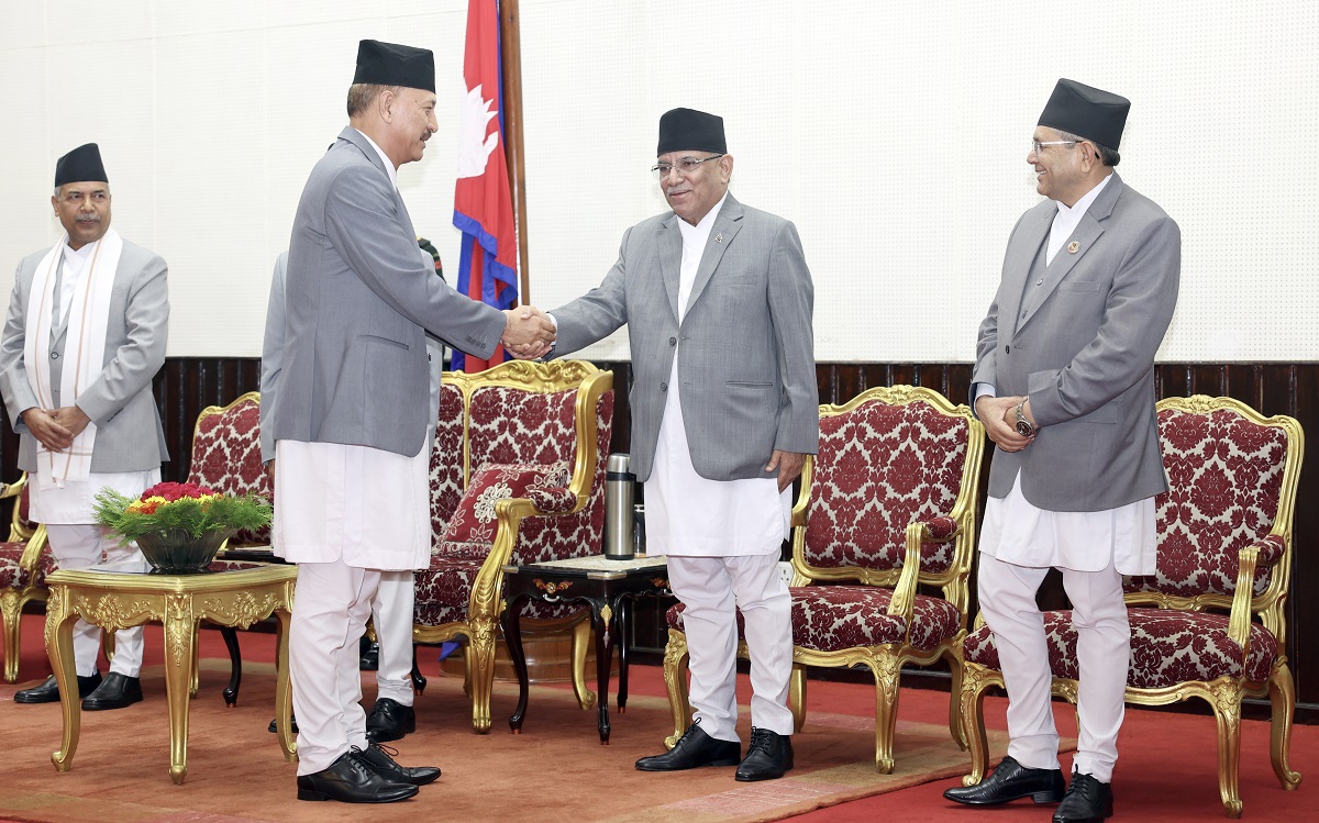 Prachanda And Bishwambhar1692705118.jpg